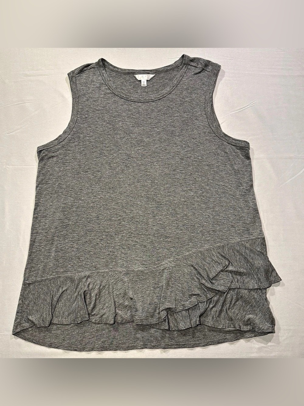 Time and Tru Women’s XXL 20 Gray Sleeveless Ruffle Hem Tunic Top